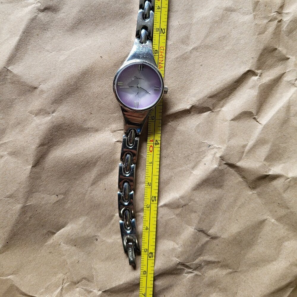 VINTAGE WOMANS FOSSIL WATCH - Picture 4 of 4